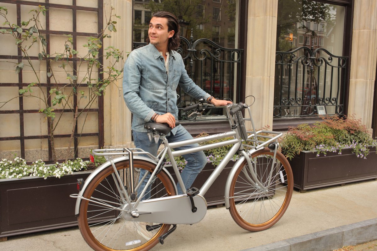 CyclopBikes's tweet photo. Oh hello Monday... it's you again 😬 #mondayblues #mondayvibe #JustWantToRideMyBike
.
.
📷 Men's Daily Dutch Basic #popal #dutchbike #opafiets #transportfiets #dailydutch #bicycle #bike #fiets #cykler #rower #velo #bici #cyclopbikes https://t.co/BcbBApyWxm