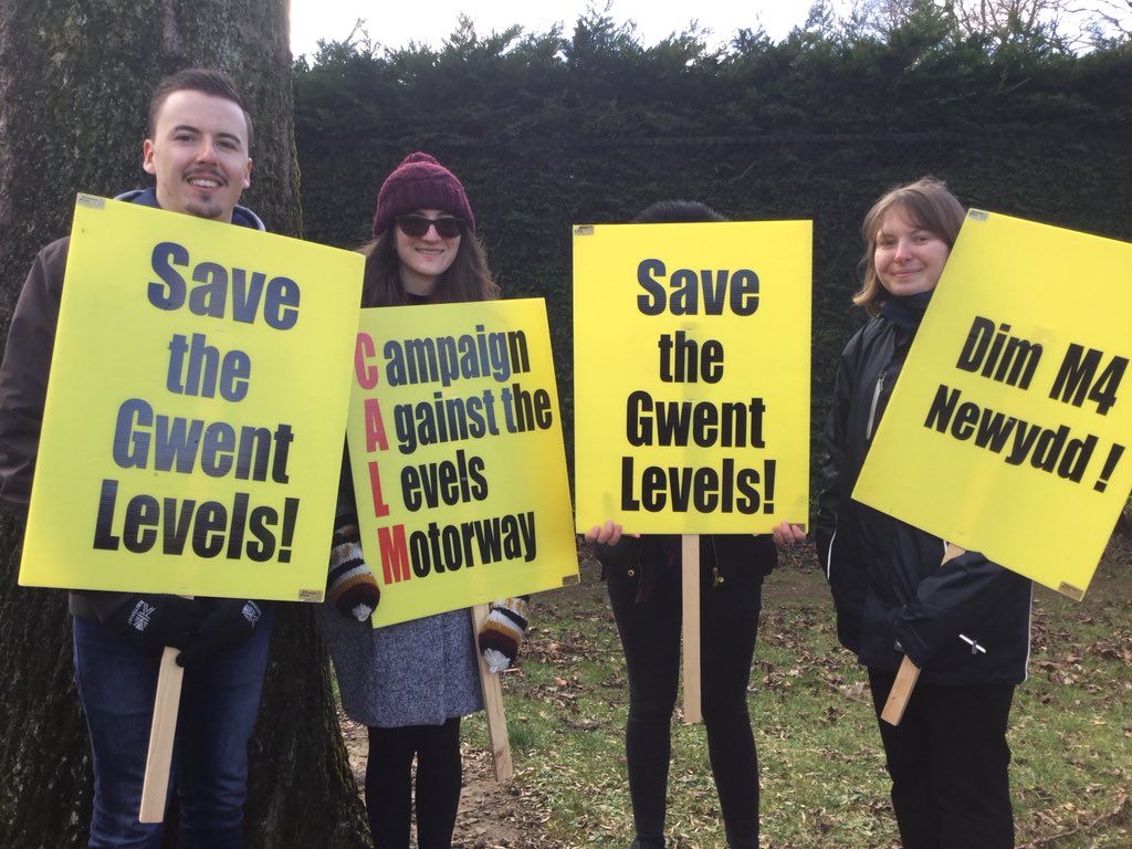 @Rhiptera <a href="/olds_liam/">Liam Olds</a> <a href="/howellsns/">Nia Howells</a> <a href="/PhoebeW94/">Phoebe Williams</a> “we are here for the wildlife and the environment, the new M4 would be hugely destructive.” #NoNewM4 #DecarboniseTheM4