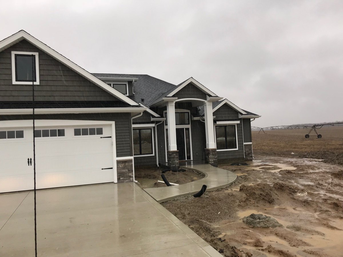 SunControlCtr's tweet image. Our 3M NV -15 and 25 on this beautiful new home is reducing fading, heat, and glare from the sun.