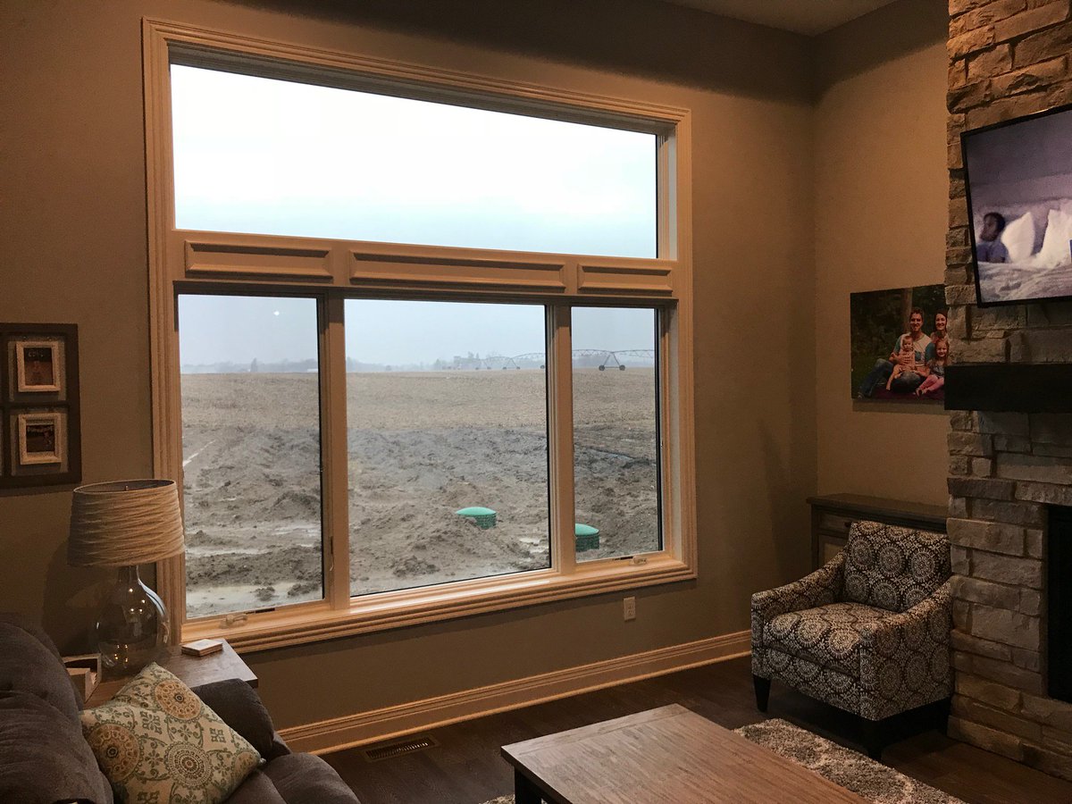 SunControlCtr's tweet image. Our 3M NV -15 and 25 on this beautiful new home is reducing fading, heat, and glare from the sun.