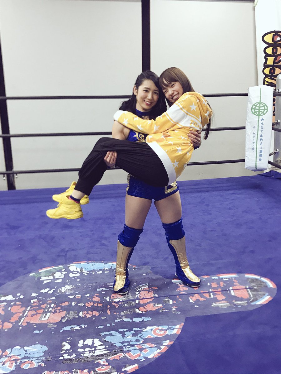 女子プロレスラーにプロレス技をかけられてインスタ映え写真を撮ってこい