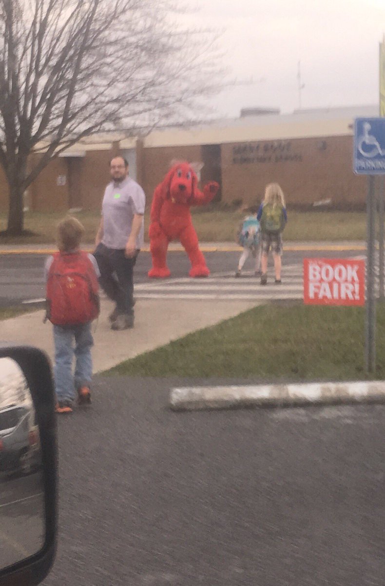 Seen <a href="/SandyHook_es/">Sandy Hook ES</a>  a big red dog! #clifford #bigreddog #bookfair
