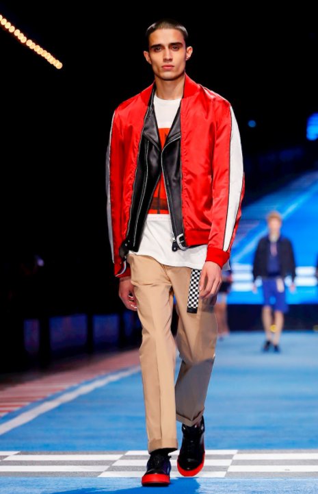SelectModelMgmt's tweet photo. 🔔DING DONG! @xavier_kh walking for @TommyHilfiger #SelectMen #SELECTMENRULE 💥 https://t.co/ToNfRTo5iF