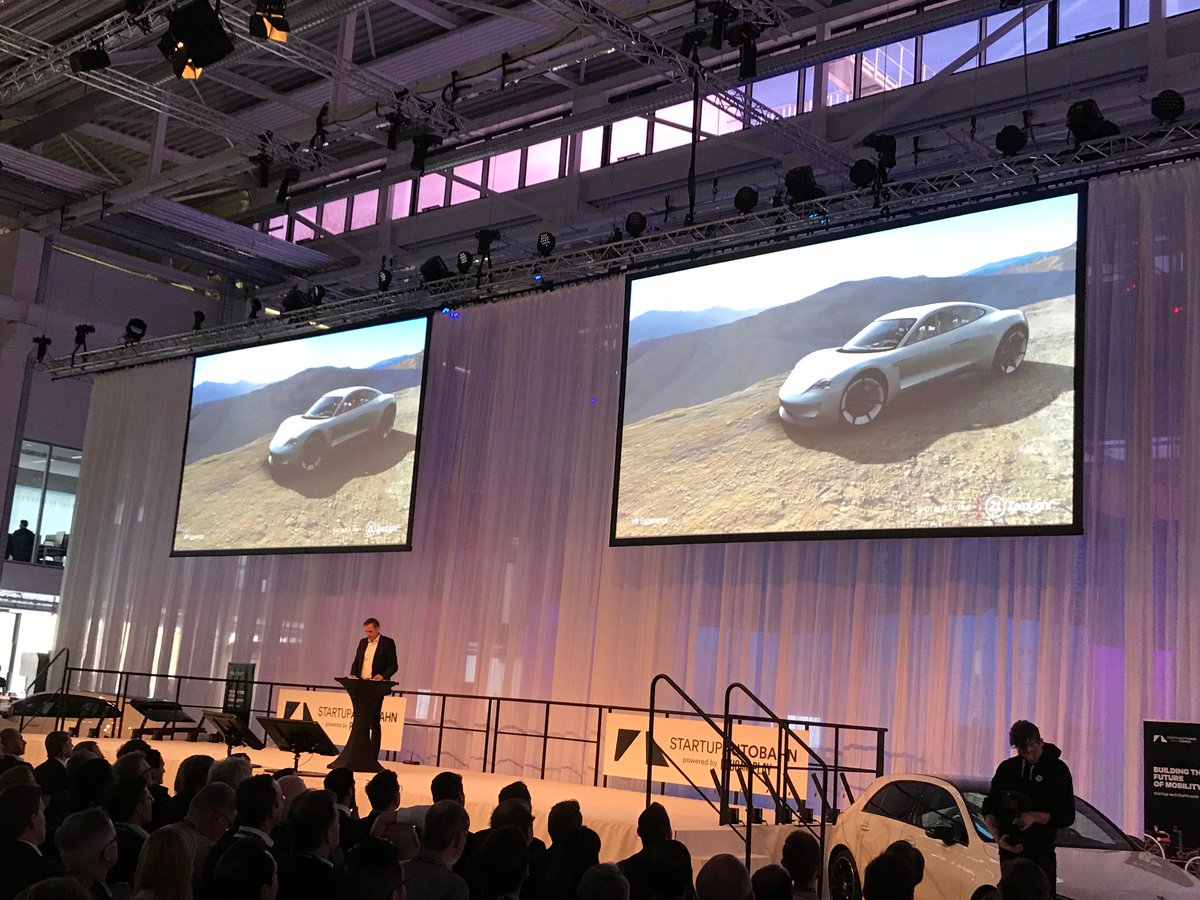 ZeroLight's tweet image. Delighted to see #Porsche CEO Mr Oliver Blume cover the ZeroLight Porsche Mission E VR Experience in his #startupautobahn keynote.
