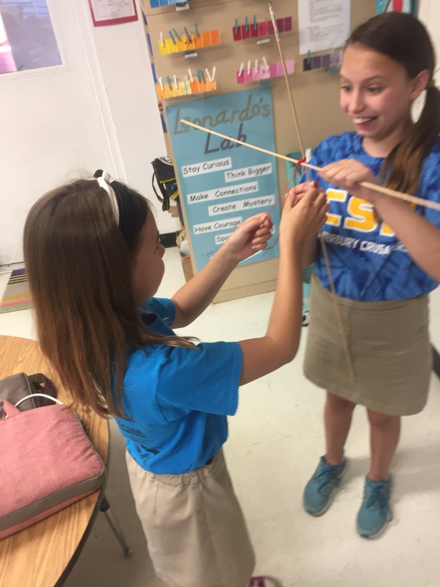 csfedtech's tweet image. Grade 4 @CanterburyFL dig into Florida history, build a Native American hut, knot tying was a hit #STEAMed #makered