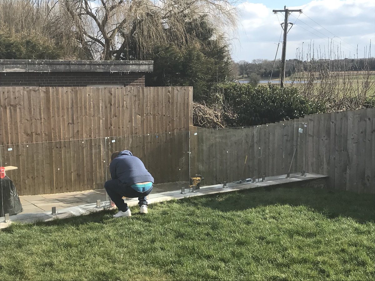 rhysbuckley2's tweet photo. Happy to finally get the glass banister sorry @johnthechip spoilt the view #fivebellies https://t.co/aIaEvYKJtd