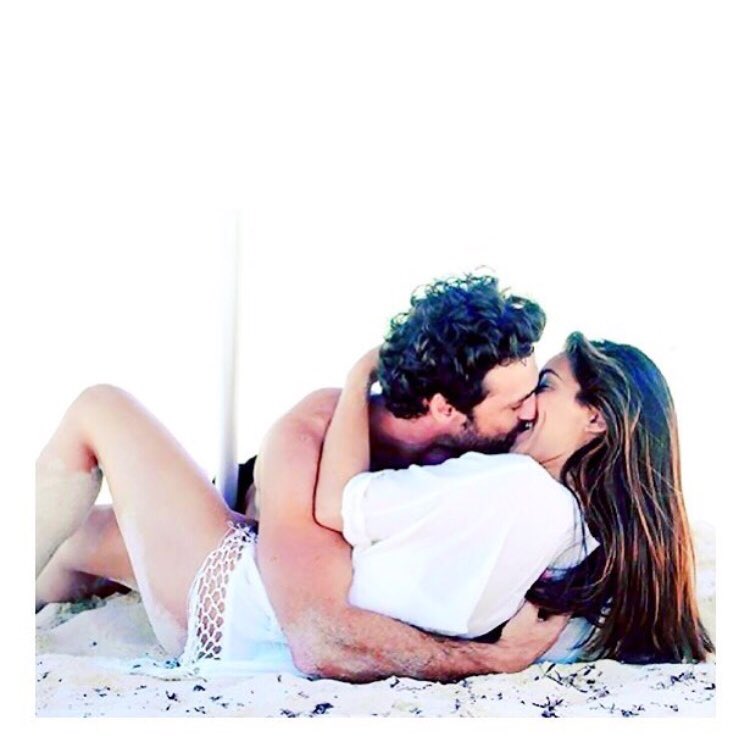 anabrecoworldca's tweet photo. Happy Valentine’s Day 😍💘💏♥️🐙 #Repost @ivansanchezz_ @anabreco ♥️ #miboni #miamor #mitodo “Ni la ausencia ni el tiempo son nada cuando se ama.” A. De Musset 
#felizsanvalentin #allweneedislove #365diasalaño #atoutlesamoureux https://t.co/DNmfElrDjY