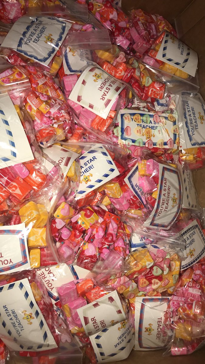 BusinessProsSAT's tweet photo. Our Chapter Shows Appreciation For All Of Our Teachers By Giving Them Goodie Bags On Valentine’s Day! 💝✨#BPAWeek : Day 2 #TeacherAppreciation #Valentines2018 @MichiganBPA @National_BPA https://t.co/ANgQM0SOyo