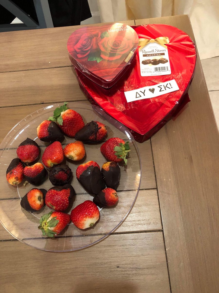 Thank you <a href="/du_rutgers/">RU Delta Upsilon</a> for the Valentine's Day treats! We love you! 😍😍😍
