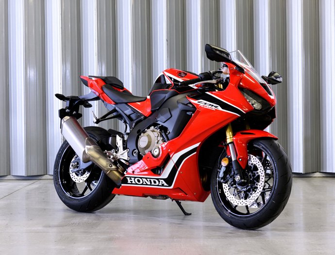 marketmoto's tweet photo. Control Total con la Honda CBR 1000 RR Fireblade
https://t.co/wexdjTvtFF https://t.co/xAwW8d2HJa