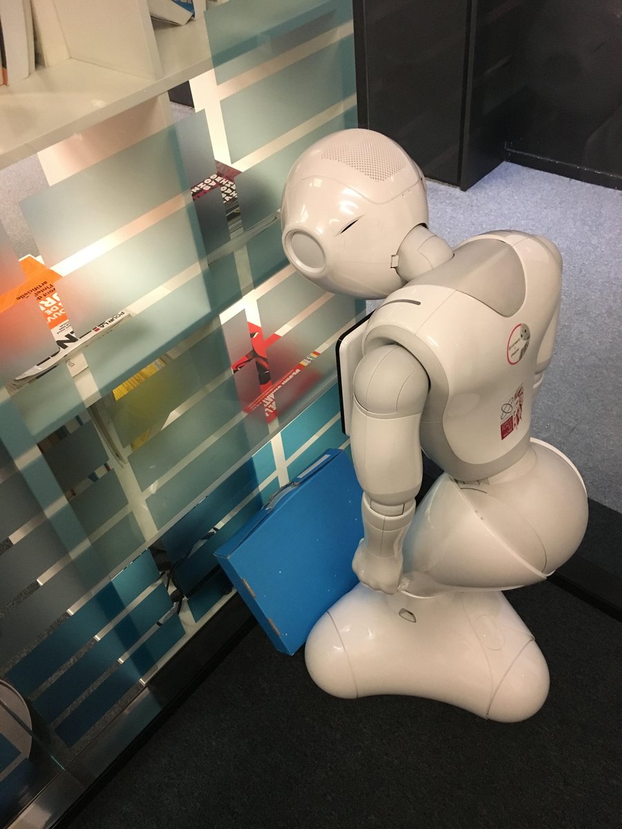 DeezerDevs's tweet photo. Now @PepperTheRobot needs some rest 💤Thanks to our partner @_Conserto for introducing us our new friend ! #hacksession #deezerlife https://t.co/dl09jdQ8jQ