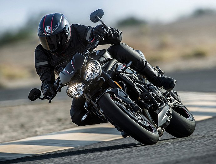 marketmoto's tweet photo. @TriumphChile Motorcycles lanza nueva generación de Speed Triple
https://t.co/UEEvrRNVSV https://t.co/jJV8JrSIRj