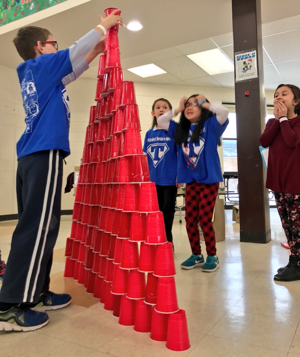 msyip_'s tweet photo. 100s Day fun with all our first grade friends! @a2Thurston https://t.co/1dImBF6Crx