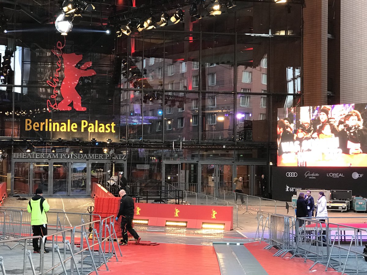 chr_wro's tweet photo. Morgen beginnt die #Berlinale. Hohe Bandbreiten und On Demand Services von Colt sichern den reibungslosen Ablauf. #ConnectivityMatter https://t.co/ftwPPP79Np