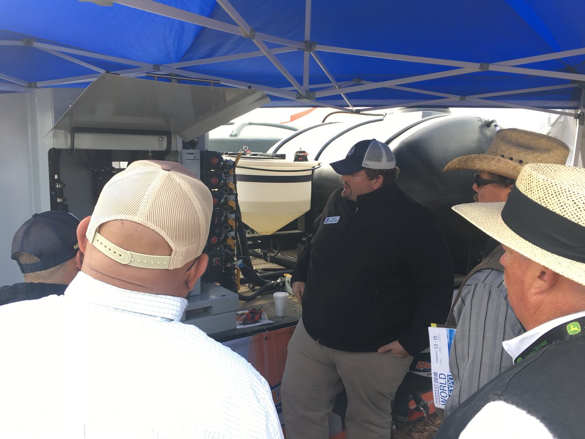 amswashtractor's tweet photo. Matt Wolters showing off the QuickDraw from @SureFireAg at the World Ag Show https://t.co/VhfIcFNFms