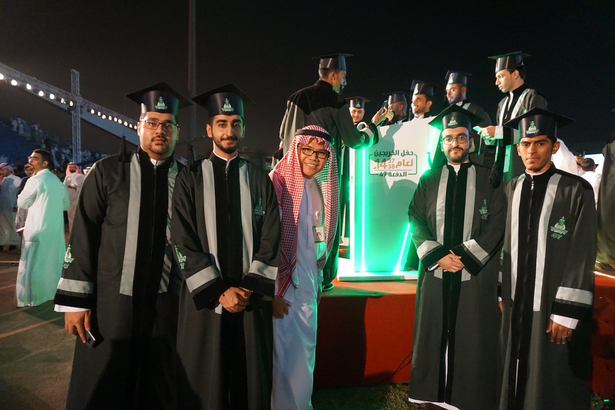 JehadFelemban's tweet photo. https://t.co/A1Vi5GEh6I
@admissionweb

حبايبي #Rad14 اتخرجوا اليوم.. هم من أول  من درست كدكتور.. وهم بالفعل من أجمل الدفعات بقسمنا.. فخور بكم وسعيد بتخرجكم ⁦❤️⁩

#تقنية_الأشعة
#جامعة_الملك_عبدالعزيز
#حفل_تخريج_الدفعة_47

#King_Abdulaziz_University
#KAU https://t.co/egoZ8HkzM2