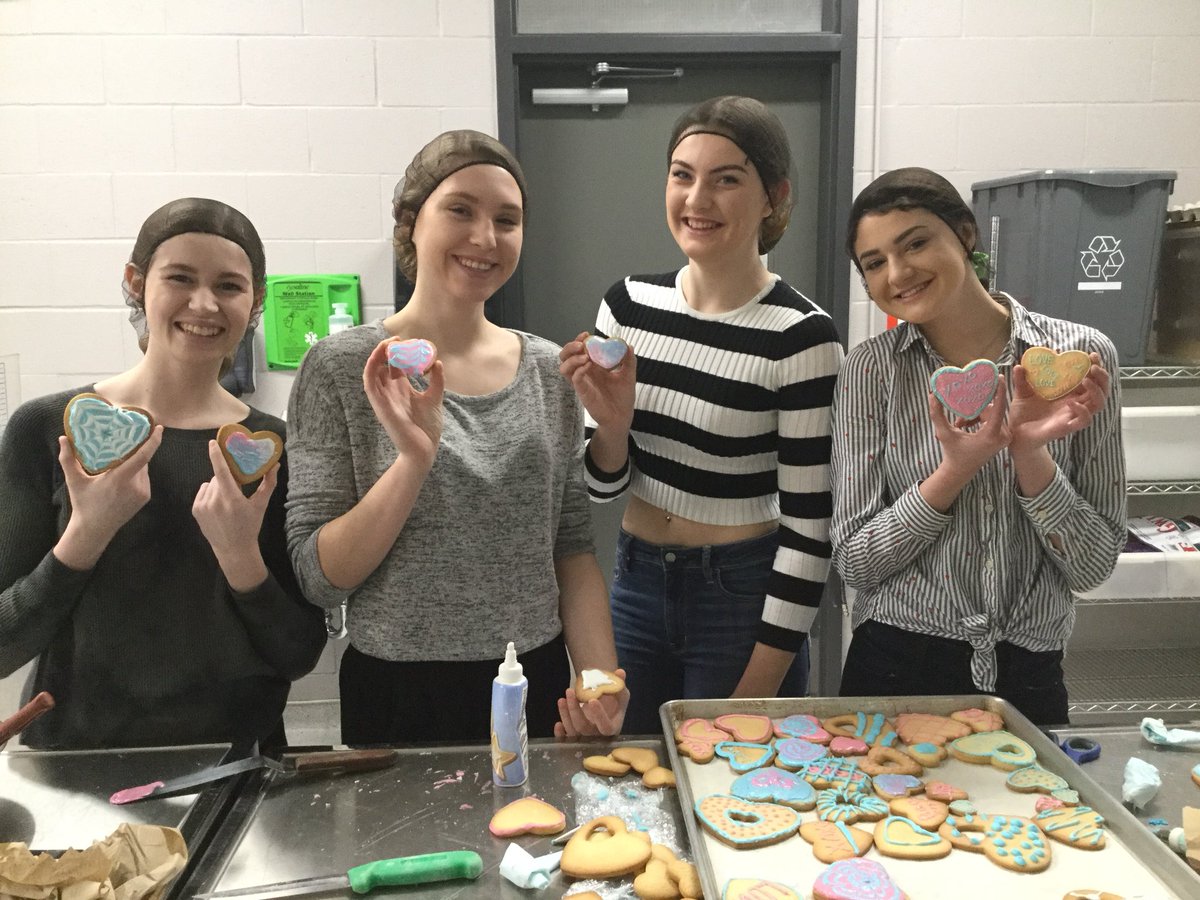 Valentines cookies by grade 10 students at GFESS culinary program. @dsbn @skillsontario @osstf @gretz1963 @BrockEducation @FoodFotoGallery