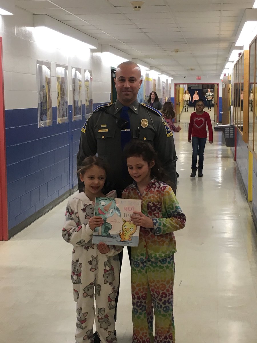 NCESKnights's tweet photo. Thank you NW Chamber of Commerce for another wonderful read-aloud morning. https://t.co/Fz9MxIT7Yr