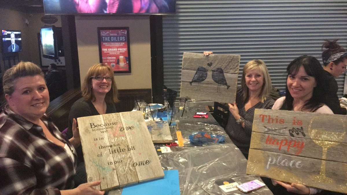HurlandServices's tweet photo. Paint Nite @HurlandServices Admins.
#ladiesnight #goodtimes Work that feels like #family https://t.co/PkrOSi560M