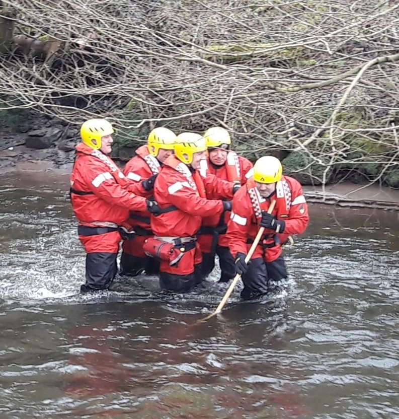SfrsWaterRescue's tweet photo. Pictures from today's Swiftwater and Flood First Responder course, this was delivered to fire fighters from Methil Fire Station.
Great attitude to training and some really good discussions regarding casualty rescues.
@fire_scot 
#NotJustForFires https://t.co/iQR2wHaNfJ