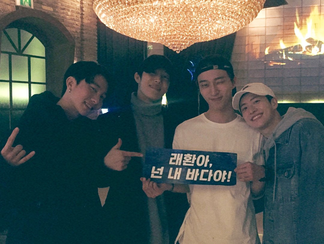 bigstarsnaps's tweet photo. [FEELDOG INSTAGRAM(2P)] fxxldoggssy: 사랑하는 내친구 #빅스타 메인보컬 김래환 @.larrynbeatz 생일축하... https://t.co/i5cPI0bhHI #kpopsnaps https://t.co/Tx2FODxNbr