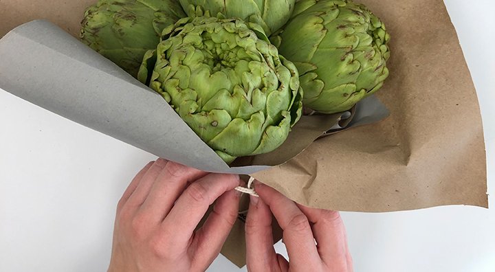 Quizás #SanValentín no sea una celebración muy original pero ¡tú sí puedes serlo! Te enseñamos cómo, en 3 simples pasos. ¡Díselo con flores... de alcachofa! bit.ly/2nYLURm