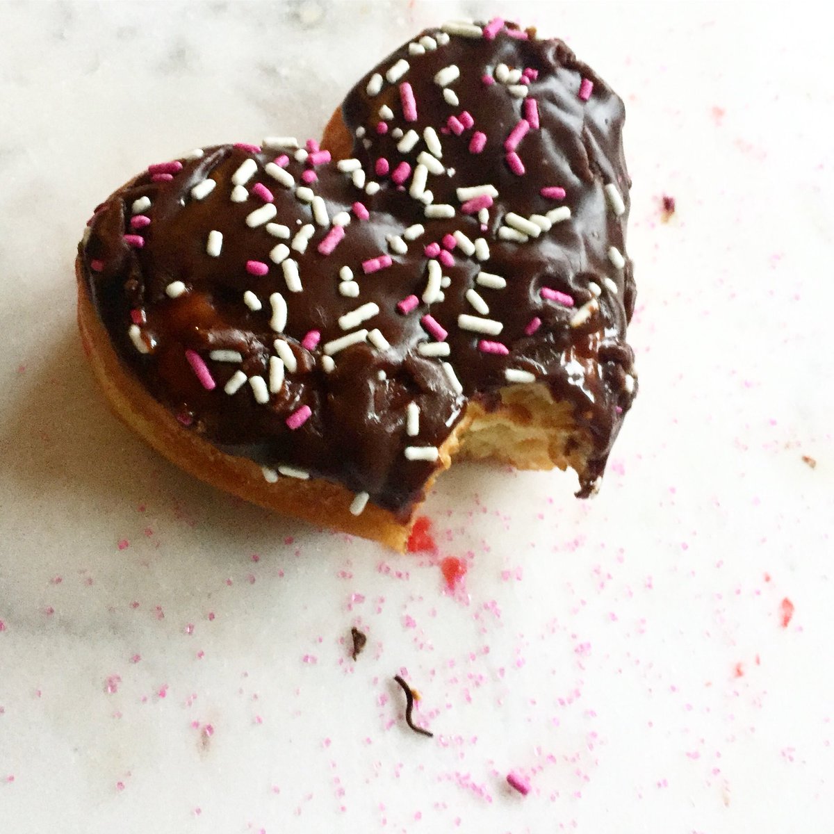 Started this Valentine’s with some chocolate ♥️🍩🙌🏻 <a href="/dunkindonuts/">Dunkin'</a> #valentines day #DunkinDonuts #doughnuts