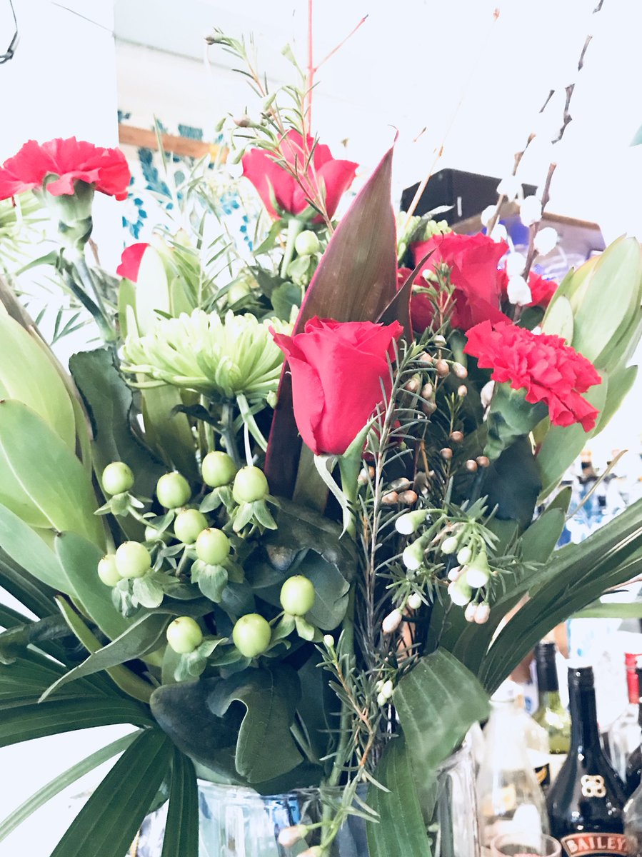 101 Thai Kitchen ร้านร้อยเอ็ด ลอนดอน tweet media