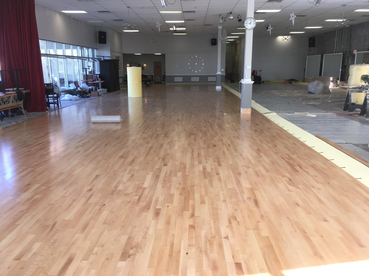 DanceFlexFloors's tweet photo. Progess post on this beautiful floor at Nashville Ballroom &amp; Co. #happyfeet #happydancing #happybody #danceflex #floating #hardwood #floors
Image may contain: one or more people, basketball court and indoor https://t.co/1XzmahQcSP