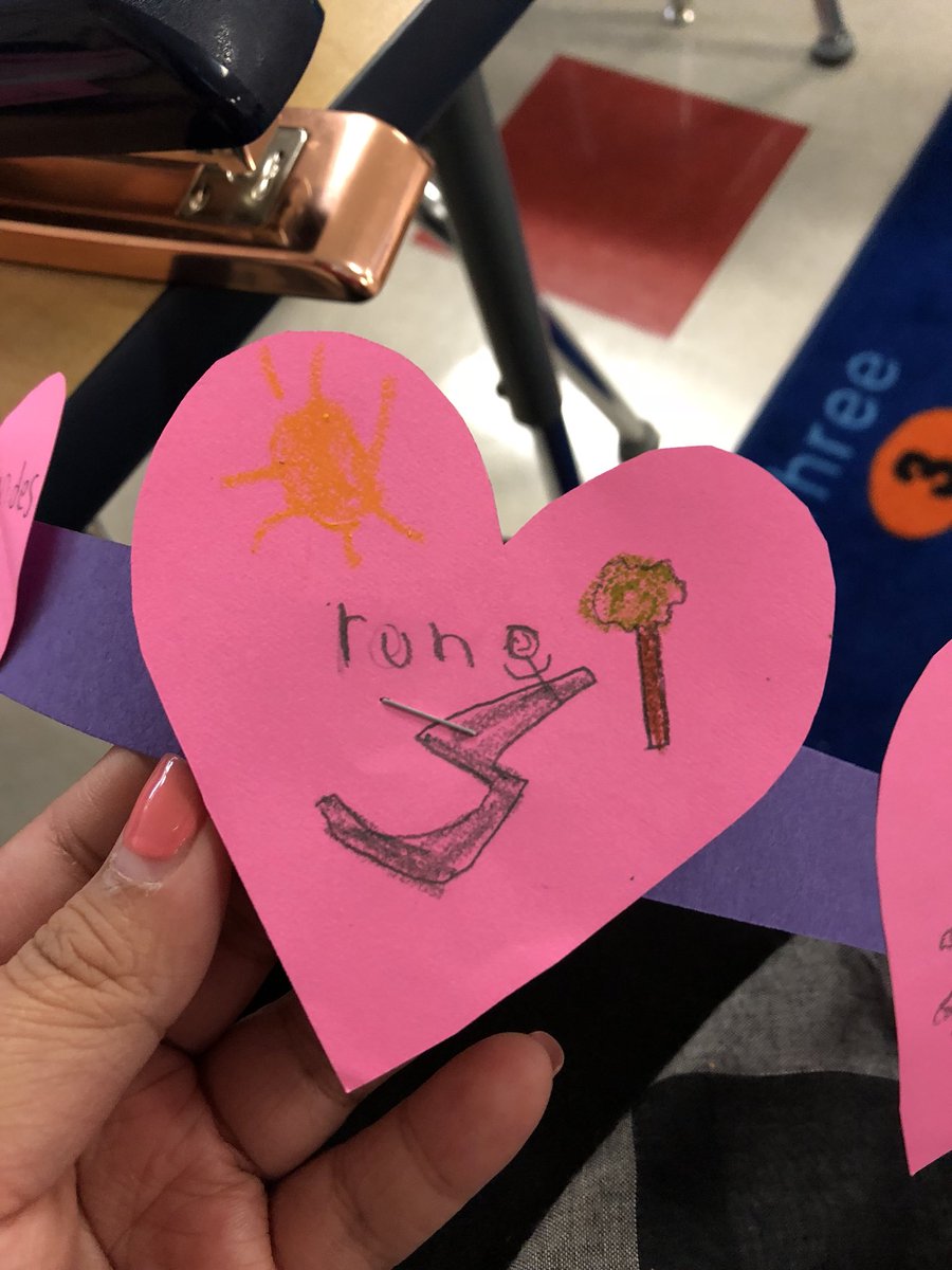 NoraRyan19's tweet photo. What do you ❤️ about our school? I love to 🏃run🏃♀️ kindergarten student @PineyElem @MarathonKids @Lid__Hernandez #runningwithpride Happy Valentine’s Day Everyone!💕 https://t.co/Jbp51vmN34