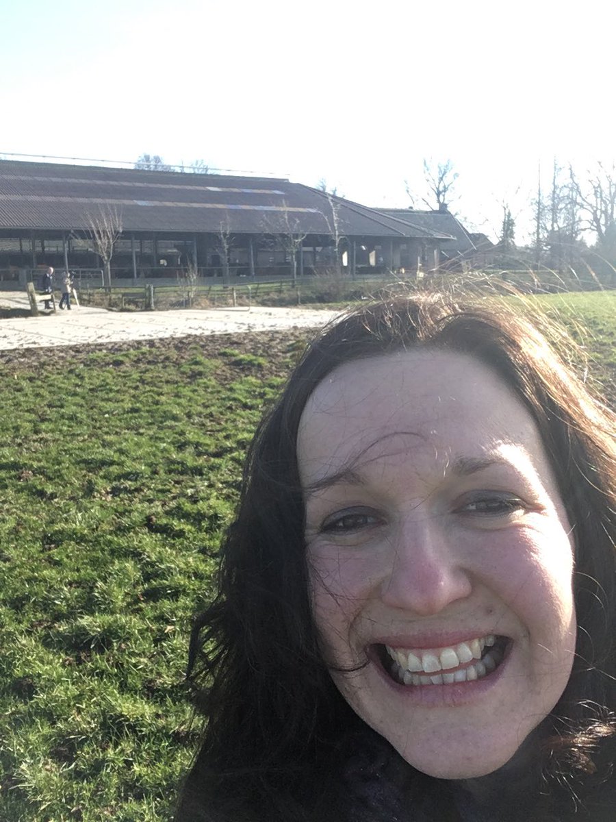 RachelleEerhart's tweet photo. Joepie, eindelijk eens langs bij @Remekerkaas in #lunteren! Wat een wonderschoon bedrijf is dit toch. Fijn om het gras te voelen en de koeien te zien, na zo veel keer de film 'dansen met gehoornde dames' 😍#remeker https://t.co/wW3YerwRa2