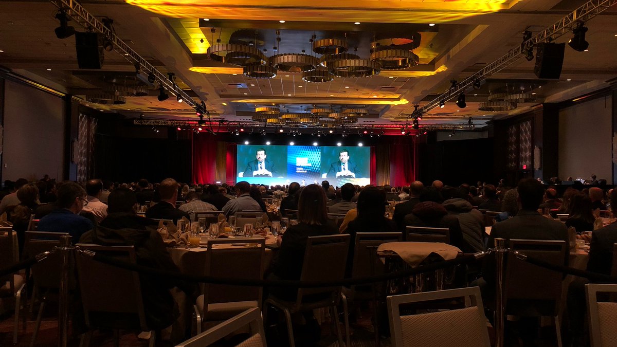 shawnmbrown's tweet image. Representing @sunywcc1 at #OracleMFE discussing #productivity and #digital #disruption