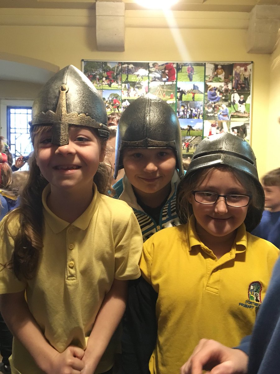 portmeadp's tweet photo. Year 3 and 4 are having an exciting day at Cardiff castle #pmdpy4 #pmdpy3 #pmdphist https://t.co/zsgul3Qflf