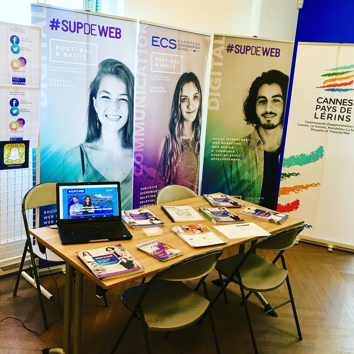 Boidalon's tweet photo. En place ajd en la #Mairie de @villecannes pour représenter @MediaSchoolGr au Salon des Metiers #Numériques et des #JeuxVideos 🤓 !
Venez découvrir les emplois de demain 🎮 !
(P.S. Je n’ai jamais travaillé aussi près de @davidlisnard !)
#Cannes
#EcsNice
#SupDeWebN
#Mediaschool https://t.co/dbdgUylOTo