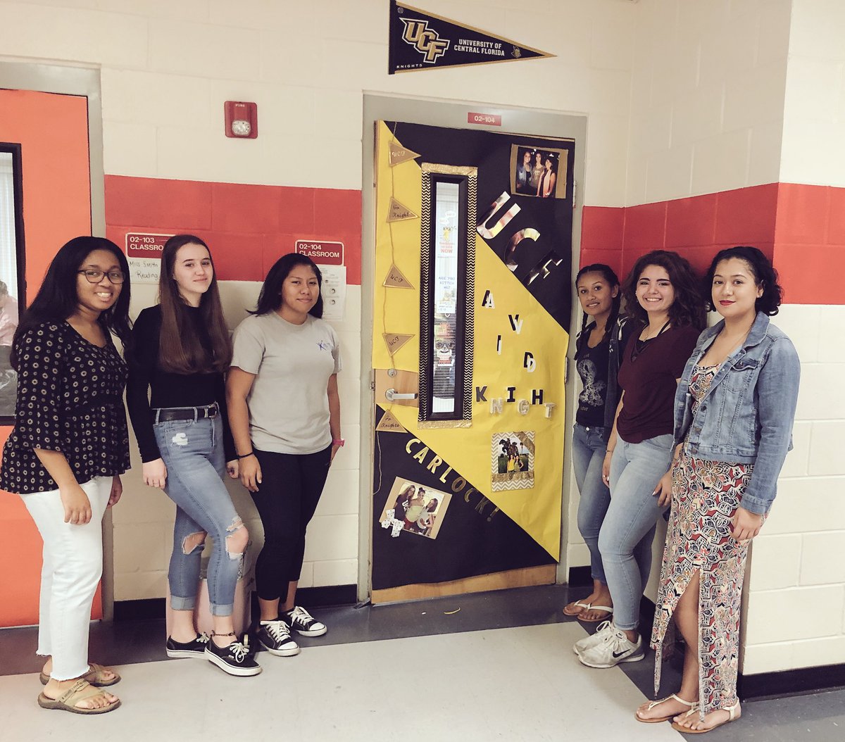 NewgardBritny's tweet photo. Day 3 of AVID Week!! We βa-doorβ college. #LakeAVID #collegedecor #AVIDWeek2018 @TavaresHSInfo @Mrskddwyer0716 @Santos_Daniel17 @LakeCCReadiness @Jarvis_Kathlene @AVIDEasternDiv @AVID4College https://t.co/yzdTHc1SJ5