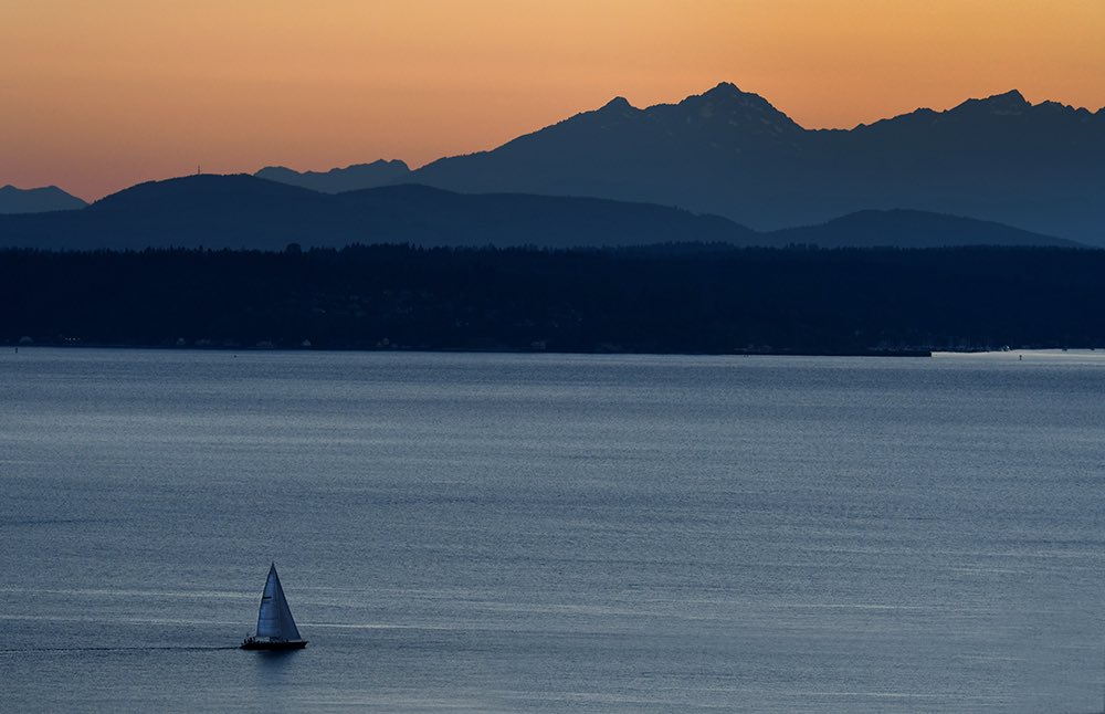 RobinLayton's tweet photo. It has been #gorgeous weather here in the #pacificnorthwest #lovelivinghere #foundmyspot #sunset #nikonnofilter #nikonlove #nikonambassador @NikonUSA https://t.co/rqapJhWhDe