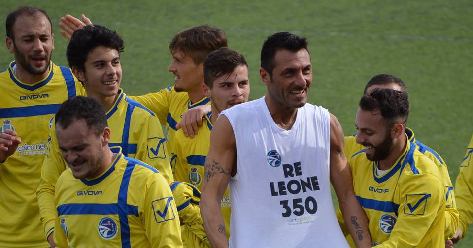 'Voglio giocare almeno un minuto in #SerieATIM" L'appello di <a href="/SossioAruta/">sossio aruta</a> al Presidente del <a href="/bncalcio/">Benevento Calcio</a> tuttocalciatori.net/Aruta_Sossio #tuttocalciatori