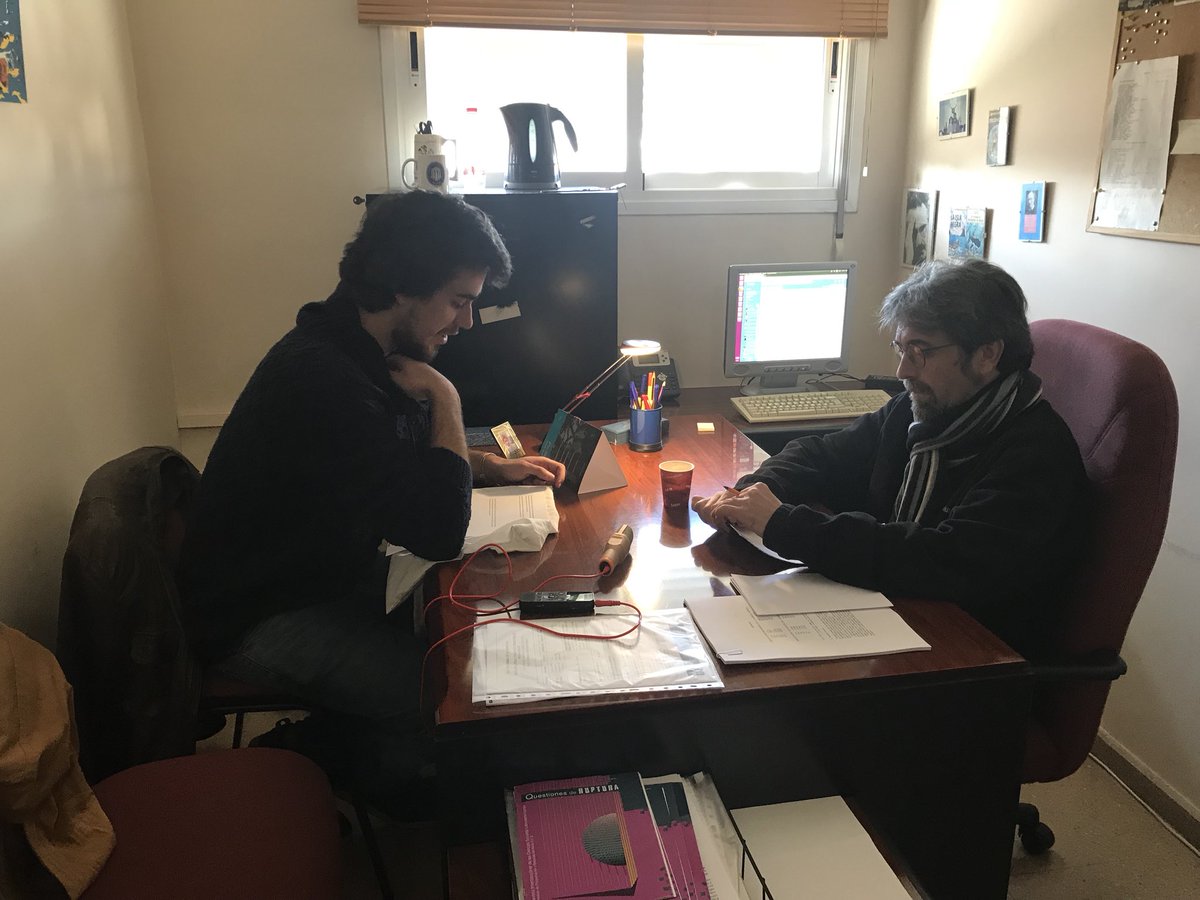 OYEAndalucia's tweet photo. Hoy hemos estado preparando el programa con un entrevistado de lujo para nuestro #CPDerechosHumanos Fernando Fernández-Llebrez. Una entrevista clarificadora que podréis escuchar mañana en el programa #UGR #DDHH #Igualdad @RadioLabUGR @polisocioUGR https://t.co/J0opsOHH9O