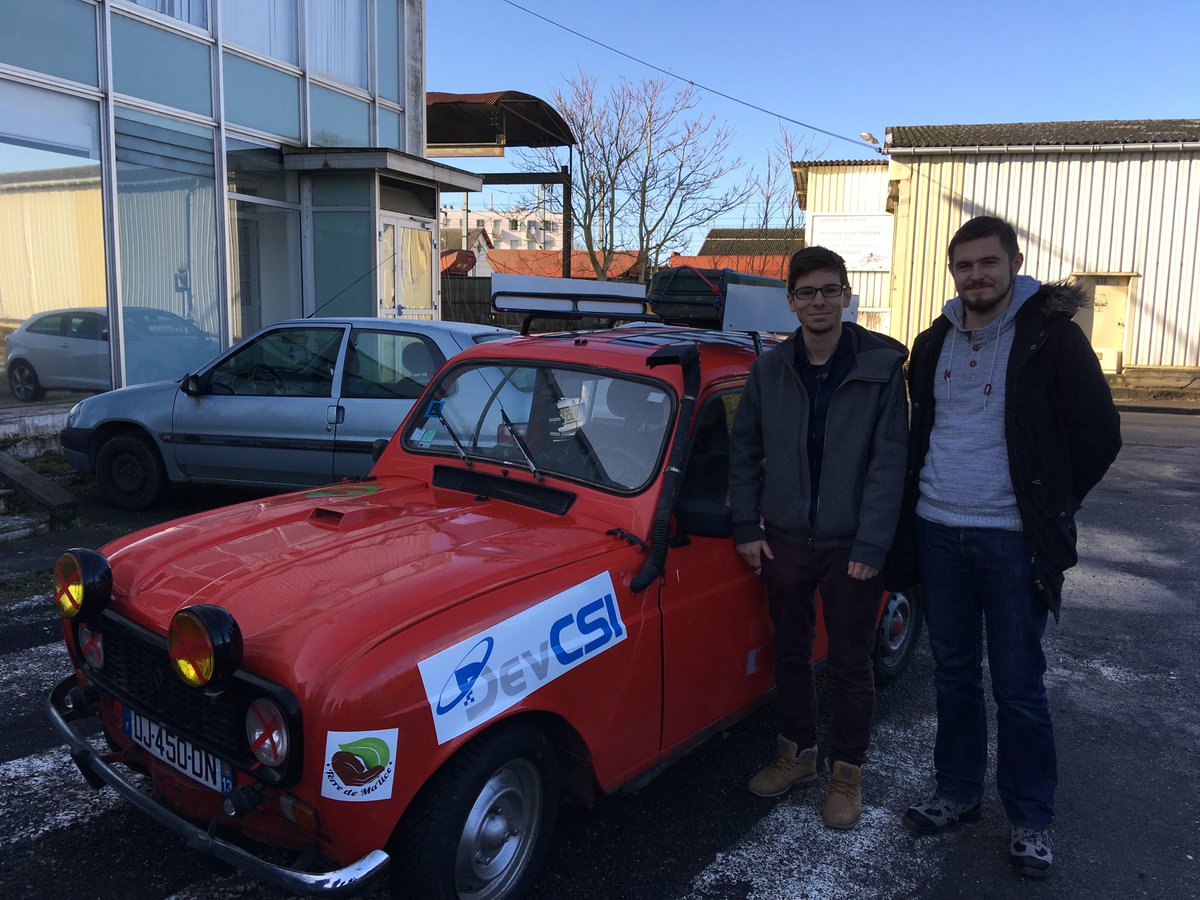DevCSI_Systems's tweet image. 🗓️Le grand départ pour le #4LTrophy2018, c&apos;est demain ! 😎
Derniers réglages avant l&apos;aventure pour Mathieu Carles et Thibault Therry de la  team #TheCarlyptus sponsorisée par #DevCSI ! 🔧👍
@4L_Trophy @Enfantsdudesert #RallyeSolidaire #DestinationMaroc