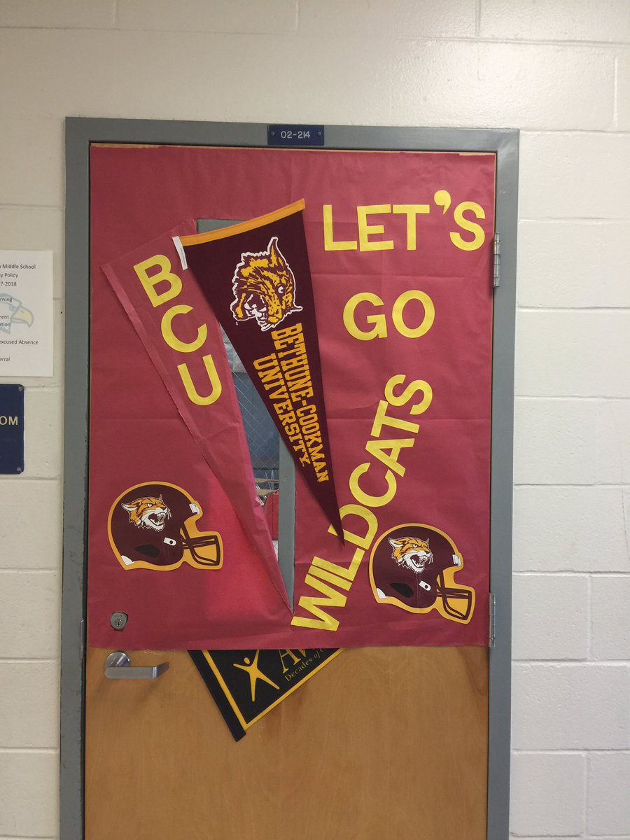 LakeCCReadiness's tweet photo. We "A'Door" AVID @MountDoraEagles #LakeAVID #ThisIsAVID #AVIDWeek2018 @AVID4College @AVIDEasternDiv @frances_celis @MartaCRamirez1 @Santos_Daniel17 @Alexander_She1 @Jarvis_Kathlene @ReichJohnsl @kimworkbrown https://t.co/jpWYbS26eM