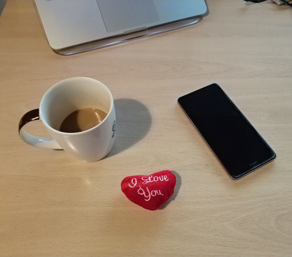adoclic_rules's tweet photo. 💖Happy Valentine💖.Because love is in the leads....ups!! in the air :) https://t.co/AXmEhrtSnf