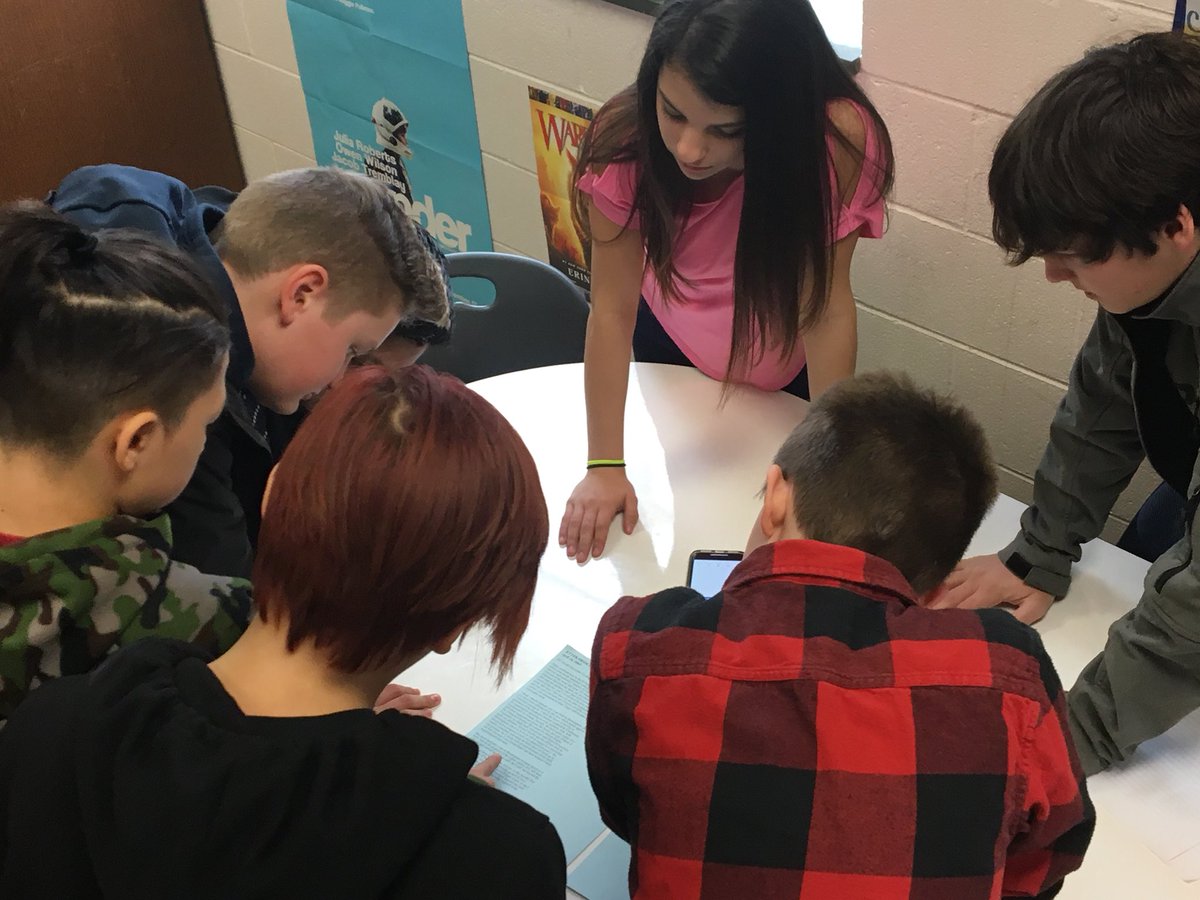 connieAJ22's tweet image. Students on a GOOSECHASE locating claim and evidence in argument text
@CMSCardsWSFCS                    #funinlearning #accountabletalk               #evidenceinlearning