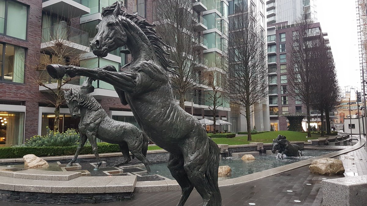 EmphasisInfo's tweet image. One of the perks being an inventory clerk is travelling around London and discovering hidden gems including this new @BerkeleyGroupUK development in Aldgate featuring some stunning statues #ValentinesDay #London #LoveLondon