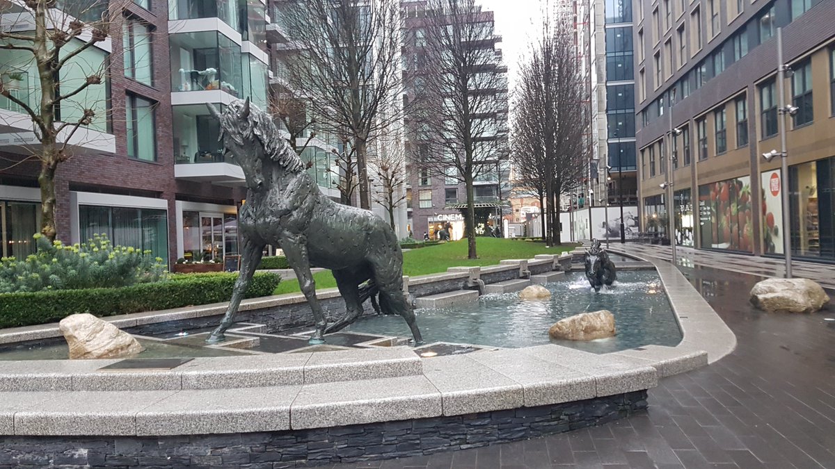 EmphasisInfo's tweet image. One of the perks being an inventory clerk is travelling around London and discovering hidden gems including this new @BerkeleyGroupUK development in Aldgate featuring some stunning statues #ValentinesDay #London #LoveLondon