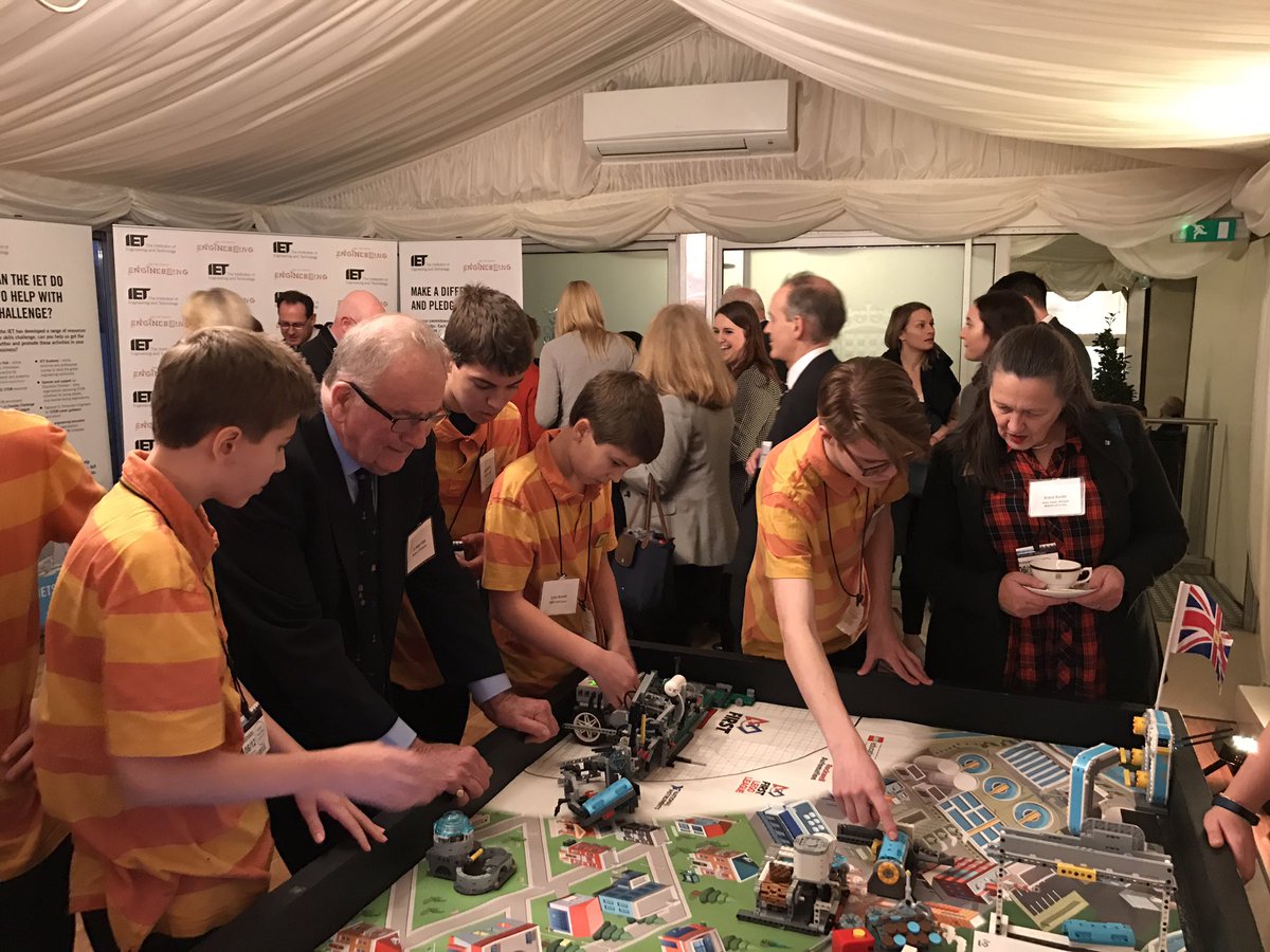 engineeringgov's tweet image. Bringing young people face to face with engineering role models and experiences is a great way of showing them the variety and creativity of the profession - from projects like @InspiringTF to @FLLUK - find out how you can get involved in #yoe at yearofengineering.gov.uk
