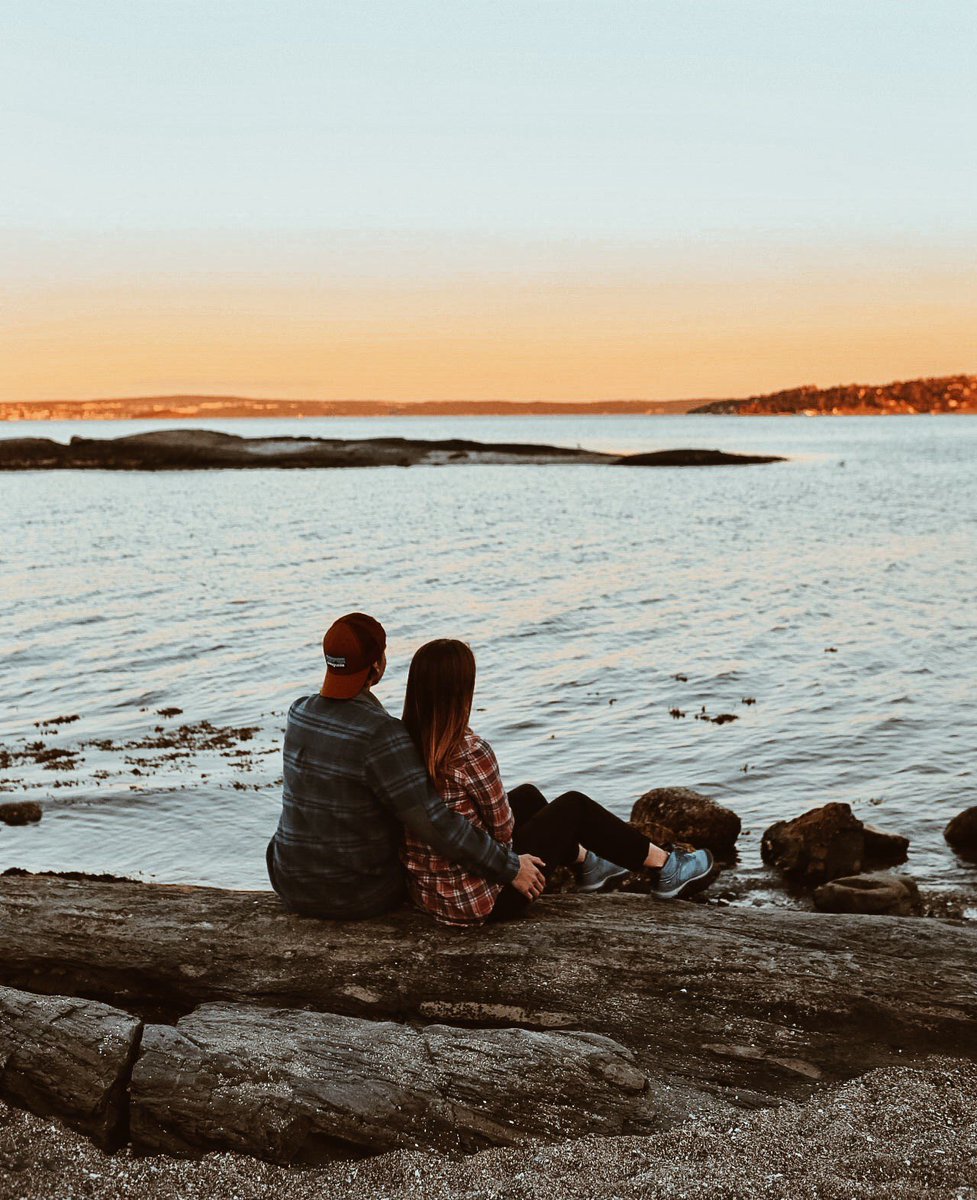 Happy Valentines Day 💕 ! Don't forget to spend some time outdoors with your loved ones today!  Picture by Monica Flatland