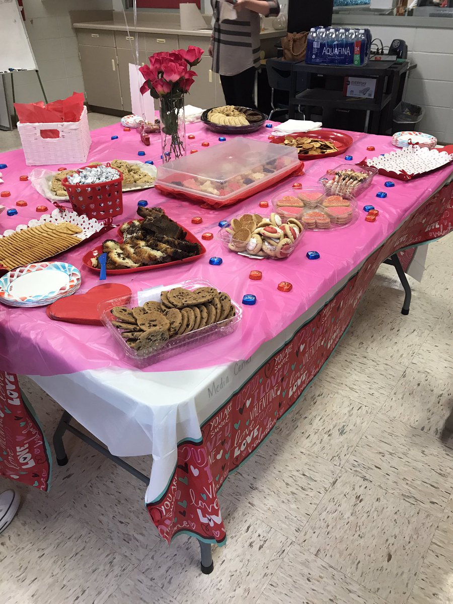 PelhamhighPTO's tweet photo. We love our PHS teachers and staff. It takes a village to raise children. https://t.co/IhxSO0hT5u