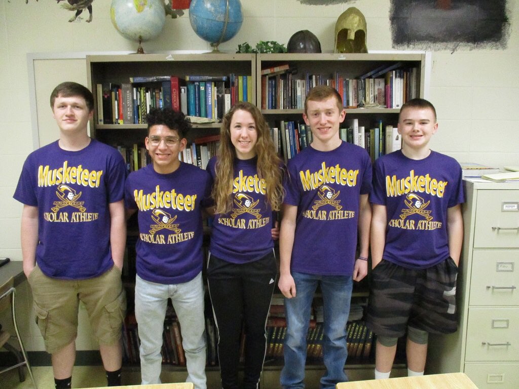 mrsjenolesh's tweet photo. Congratulations to these scholar athletes! You’re off to a great start! Keep working hard! #ewaubu https://t.co/k8Xyrh1cJz