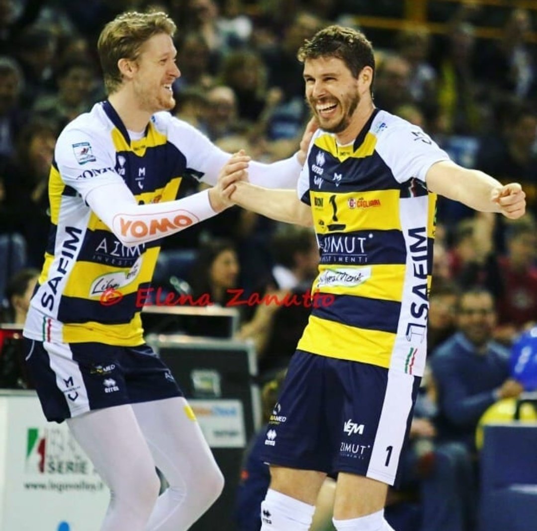 Max che fa cose tweet media