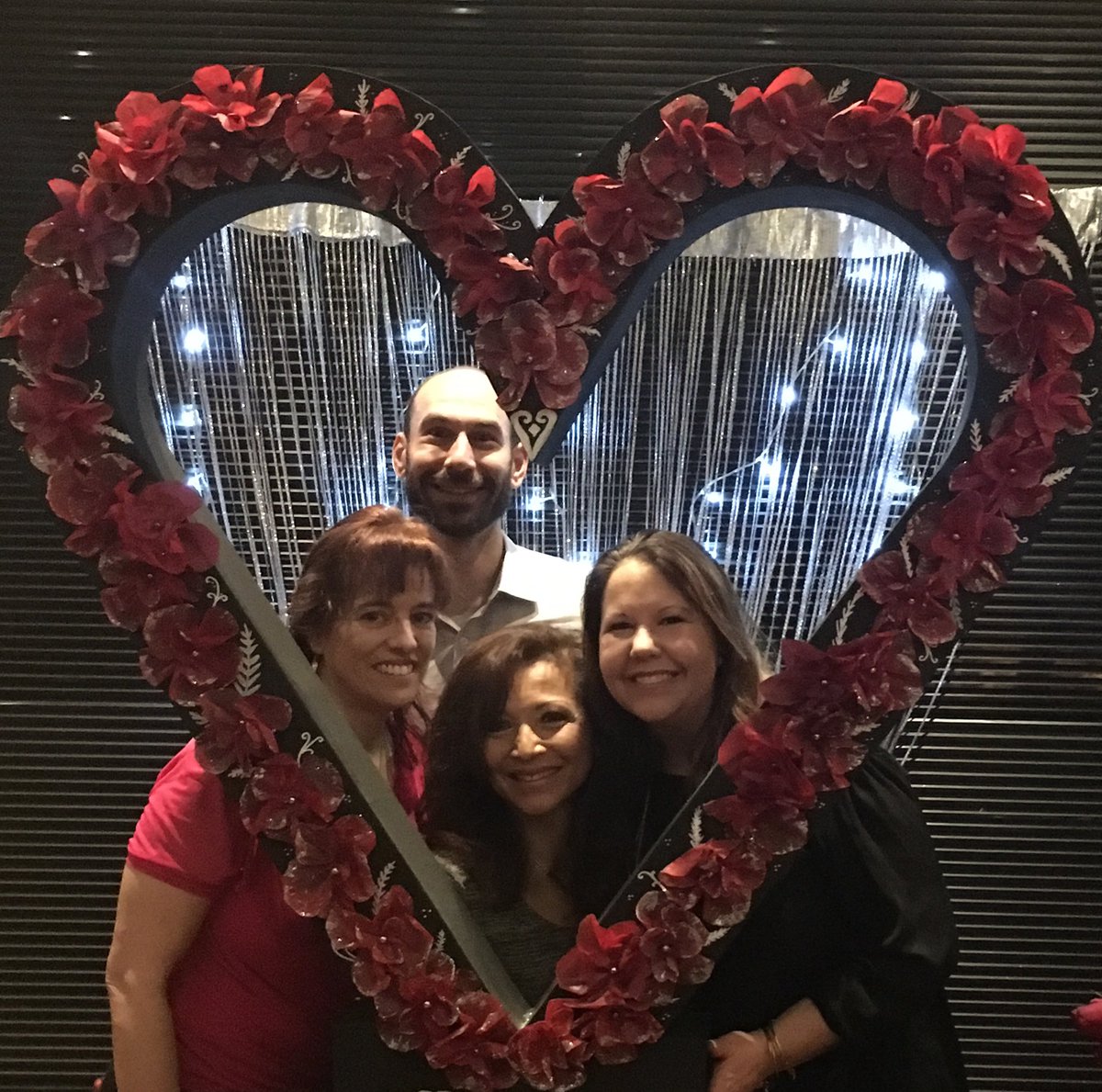 It’s the Philippines Valentine’s crew! <a href="/ATT_PMolloy/">Patti Molloy</a> <a href="/wingitl131/">Wingirl1</a>